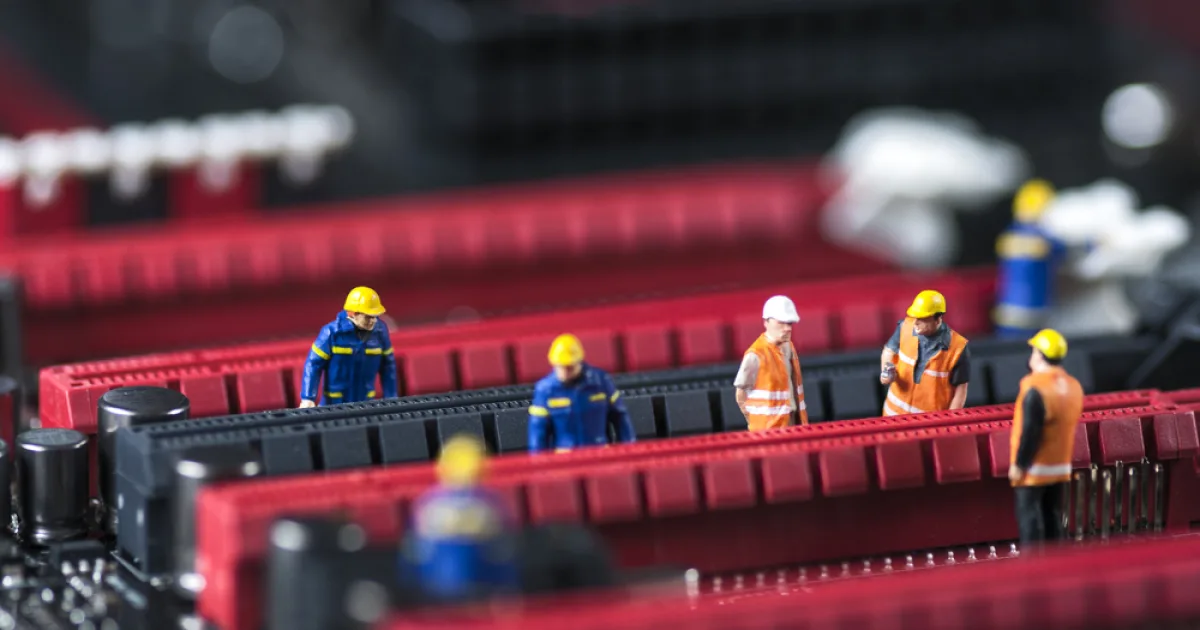 Microsoft Plugs Nearly 1,000 Security Holes